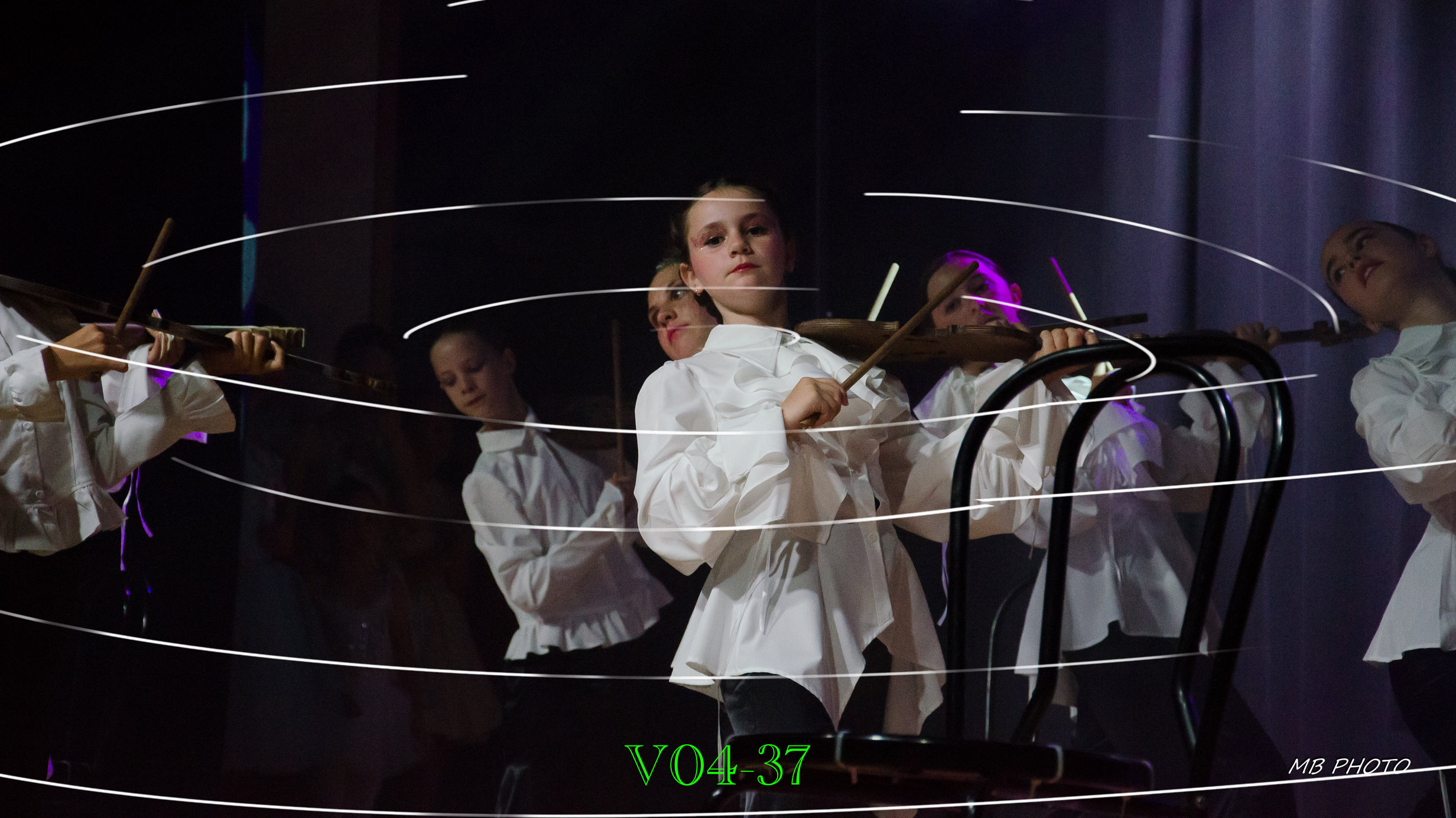 V04-37